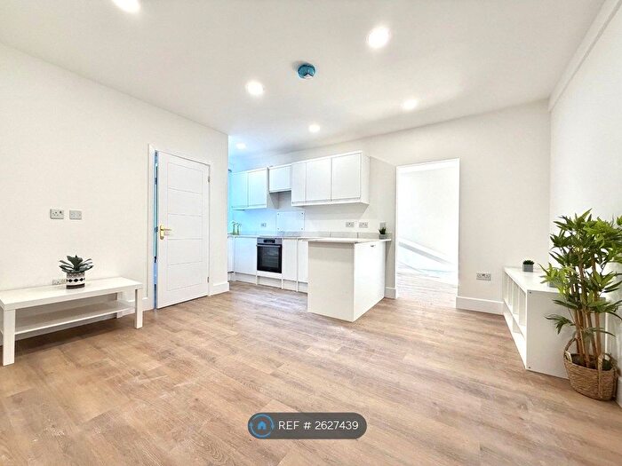 2 Bedroom Flat To Rent In Cardiff Road, Luton, LU1