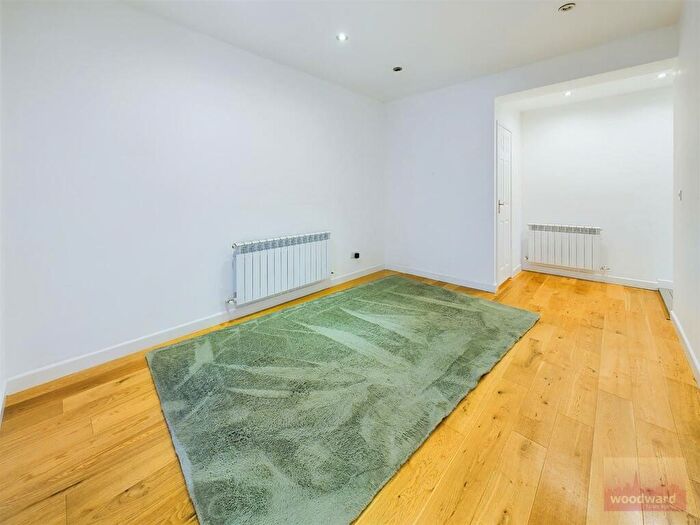 3 Bedroom Flat To Rent In Mount Park Avenue, Harrow On The Hill, HA1