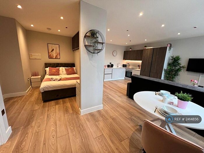 Studio To Rent In College Road, Harrow, HA1