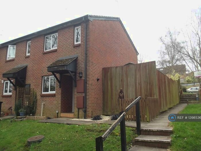 2 Bedroom End Of Terrace House To Rent In Bishopstone Walk, Crawley, RH11