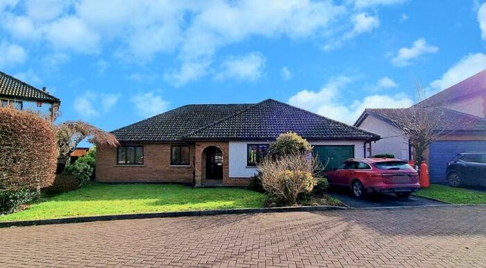 4 Bedroom Detached Bungalow For Sale In Golwg Y Twr, Llanarthney, Carmarthen, SA32
