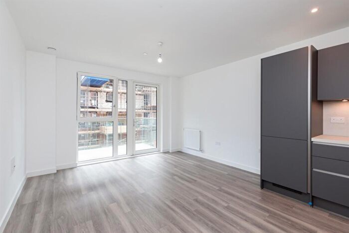 1 Bedroom Flat To Rent In Thunderer Street, London, E13