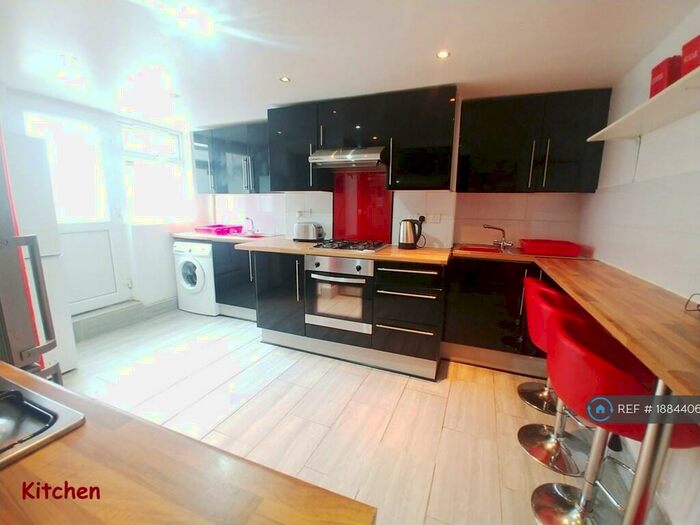 7 Bedroom Terraced House To Rent In Manor Drive, Leeds, LS6