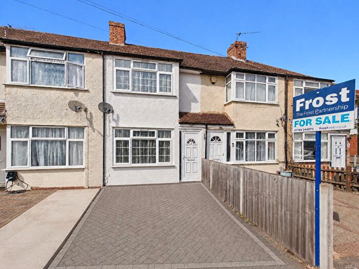 2 Bedroom Terraced House For Sale In Ravensbourne Avenue, Stanwell, Surrey, TW19