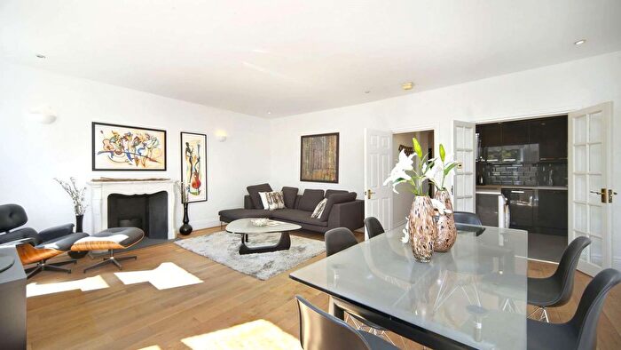 2 Bedroom Flat For Sale In Egerton Gardens, London, SW3