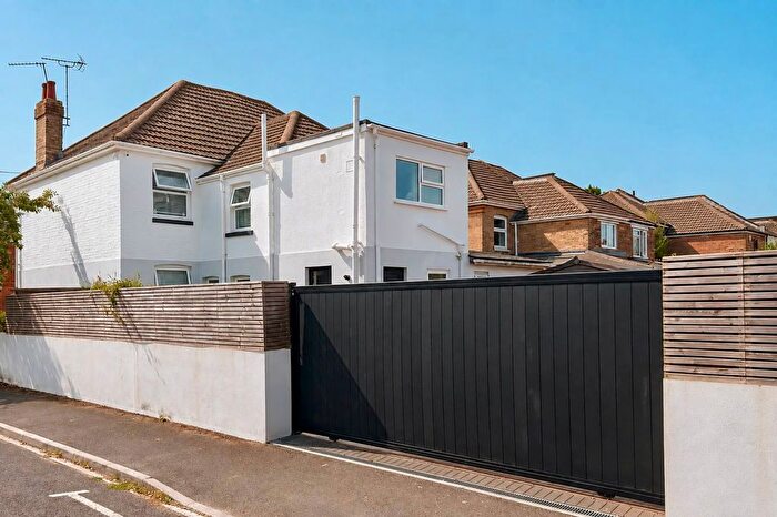 3 Bedroom Semi Detached House For Sale In Grants Avenue, Bournemouth, BH1