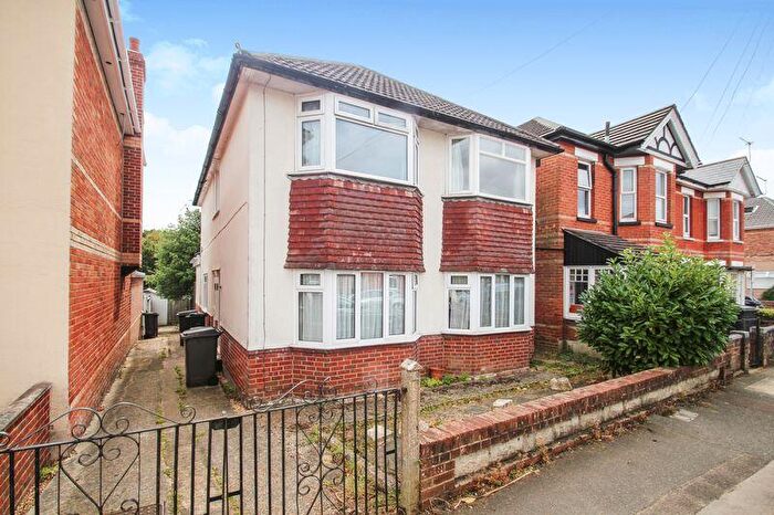 2 Bedroom Property To Rent In Two Bedroom Student Flat, BH9