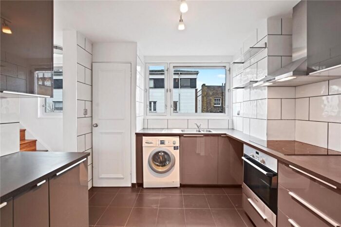 3 Bedroom Flat To Rent In Goldman Close, Bethnal Green, London, E2
