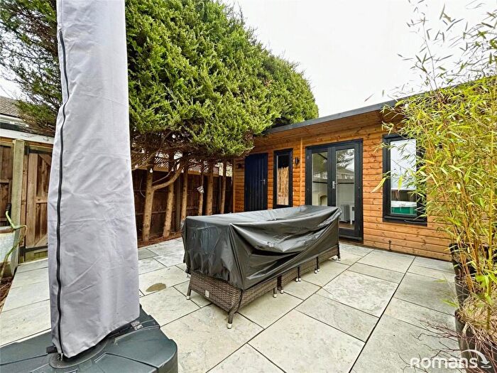 3 Bedroom End Of Terrace House For Sale In Beaulieu Gardens, Blackwater, Camberley, GU17
