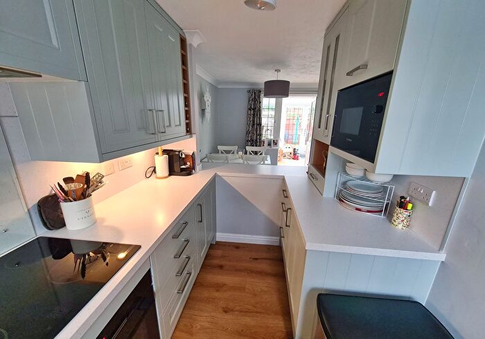2 Bedroom End Of Terrace House For Sale In Denbigh Close, Southampton, SO40