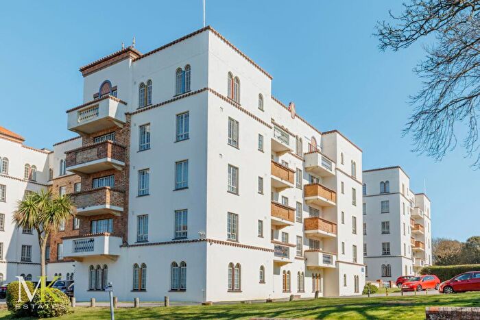 2 Bedroom Flat To Rent In Sea Road, San Remo Towers Sea Road, BH5