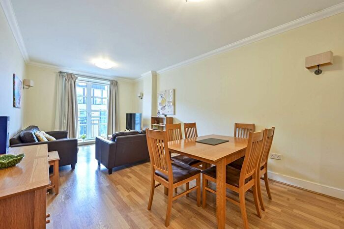 2 Bedroom Flat For Sale In Worple Road, Wimbledon, London, SW19