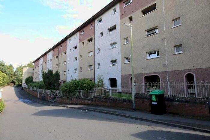 2 Bedroom Flat To Rent In Lulworth Court, Whitfield, Dundee, DD4