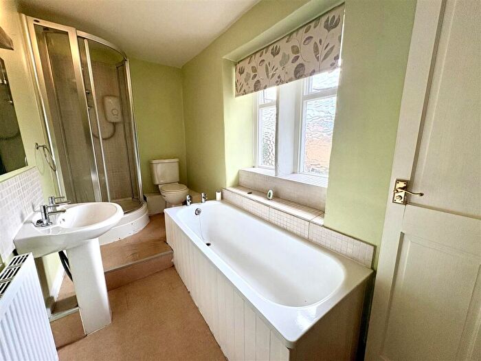 2 Bedroom End Of Terrace House For Sale In South Lane, Elland, HX5