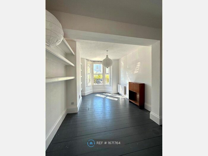 3 Bedroom Semi-Detached House To Rent In Cheneys Road, London, E11