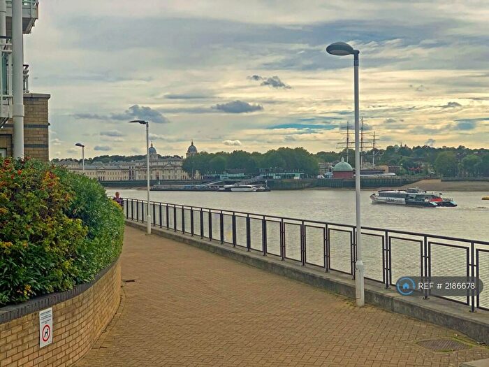 3 Bedroom Flat To Rent In St. Davids Square, London, E14