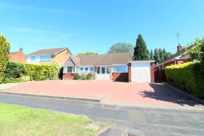 3 Bedroom Detached Bungalow To Rent In Norman Road, Walsall, WS5