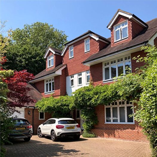 6 Bedroom Detached House For Sale In Bathgate Road, Wimbledon, London, SW19