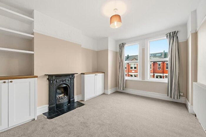 4 Bedroom Maisonette To Rent In Kingston Road, Wimbledon Chase, London, SW20