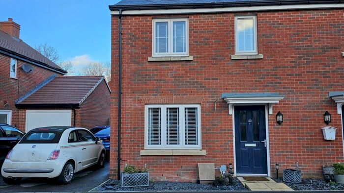 2 Bedroom End Of Terrace House For Sale In Larcombe Rd, Petersfield, Ls, GU32