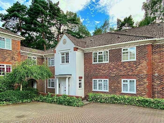 1 Bedroom Apartment To Rent In Fairway Heights, Camberley, GU15