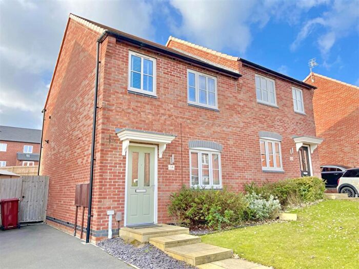 3 Bedroom Semi-Detached House To Rent In Baker Road, Wingerworth, S42