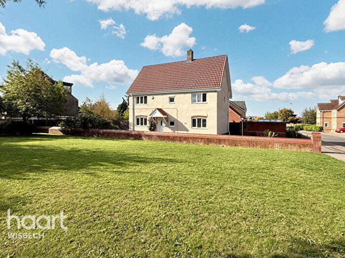 4 Bedroom Detached House For Sale In Grove Gardens, Elm, PE14