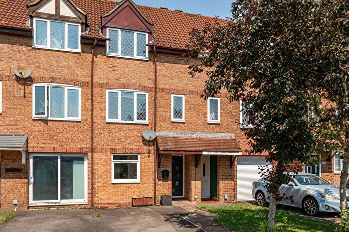 3 Bedroom Town House For Sale In Cleasby Close, West Swindon, SN5