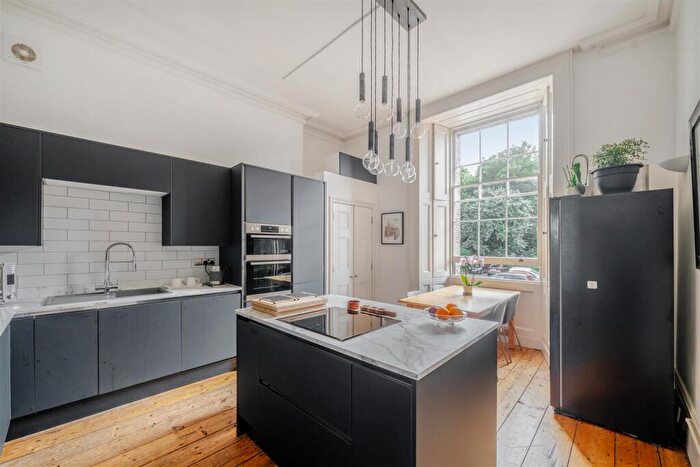2 Bedroom Duplex For Sale In The Officers Quarters, Gosport, PO12