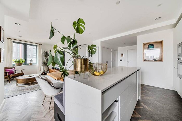 2 Bedroom Flat For Sale In Skyline Apartments, Tower Hamlets, London, E3