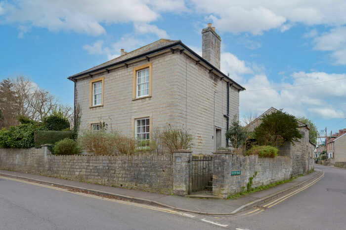 3 Bedroom Detached House For Sale In Leigh Road, Street, BA16