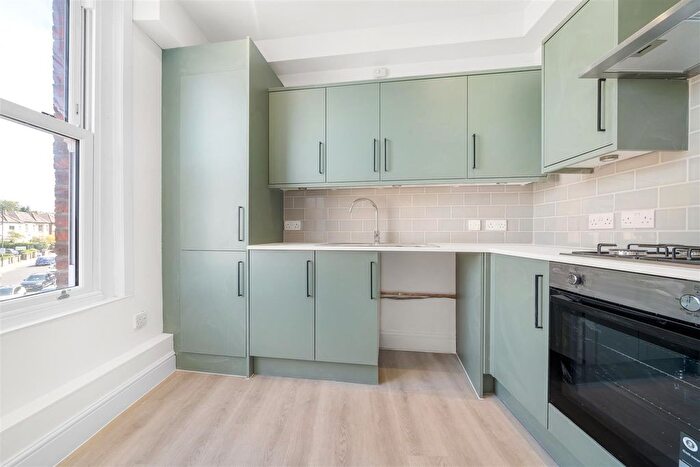 1 Bedroom Flat To Rent In Norwood Road, London, SE27