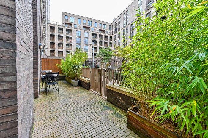 2 Bedroom Flat To Rent In Casbeard Street, Finsbury Park, London, N4