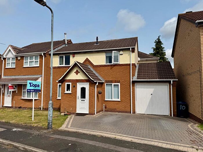 4 Bedroom Semi-Detached House For Sale In Morris Close, Acocks Green, Birmingham, B27