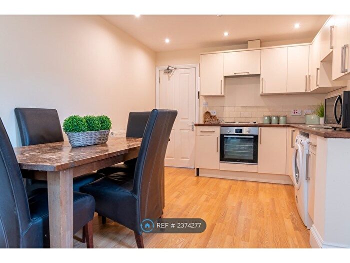 5 Bedroom Terraced House To Rent In Courtenay Street, Cheltenham, GL50