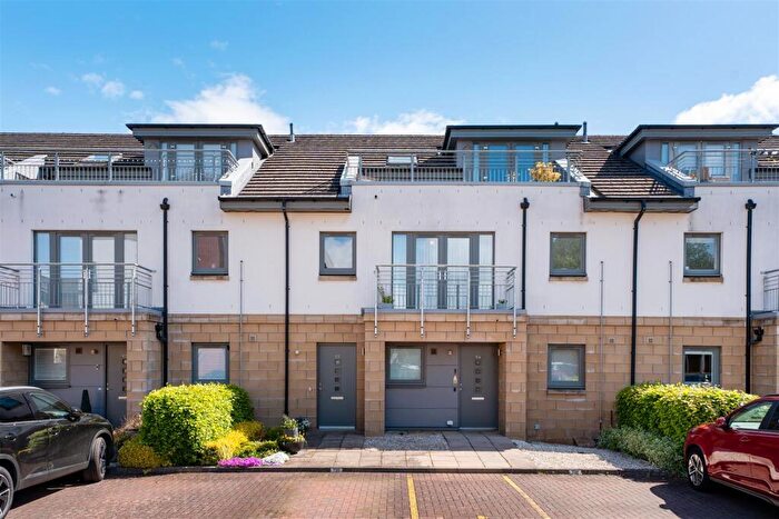 3 Bedroom Flat For Sale In Leyland Road, Motherwell, ML1