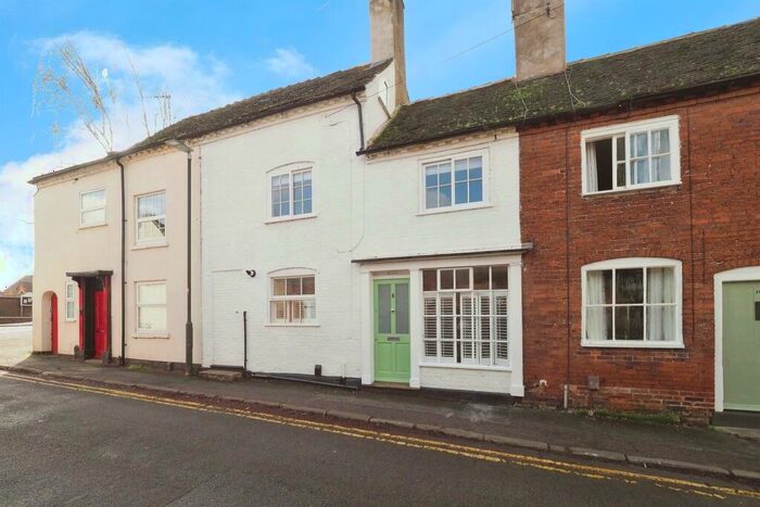 4 Bedroom House To Rent In Apiary Gate, Castle Donington, Derby, DE74
