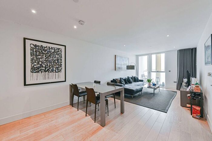 2 Bedroom Flat For Sale In Stockwell, Stockwell, London, SW9