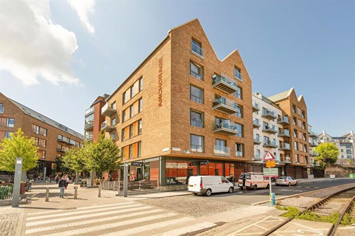 1 Bedroom Apartment To Rent In Gaol Ferry Steps, Bristol, BS1