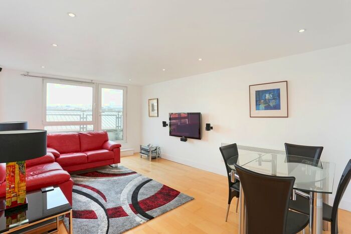 2 Bedroom Flat To Rent In Vauxhall Bridge Road, London, SW1V