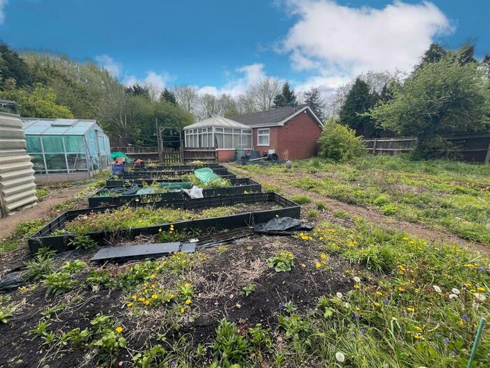 3 Bedroom Detached Bungalow For Sale In Colbert Drive, Braunstone Town, LE3