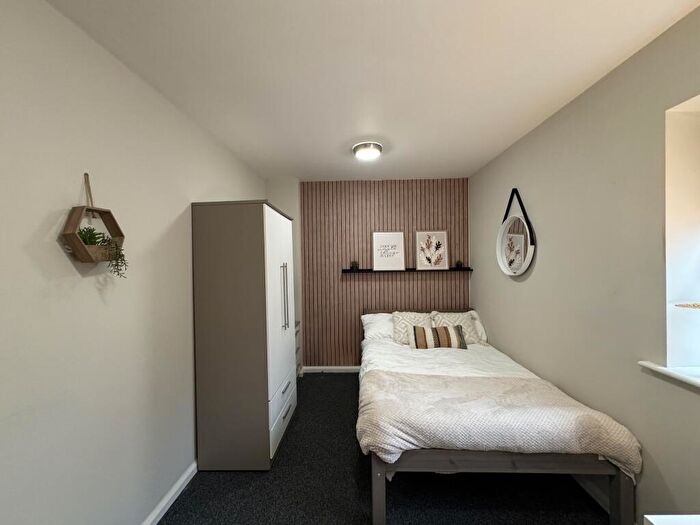 1 Bedroom Flat To Rent In Forster Street - Bed - Student, Lenton, East Midlands, NG7