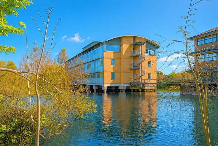 2 Bedroom Flat To Rent In Lakeside Close, Staines Upon Thames, TW18