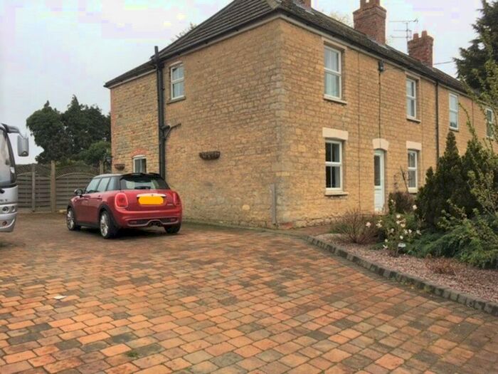 4 Bedroom Semi-Detached House To Rent In Main Road, Potterhanworth, LN4