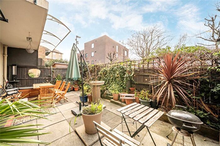 1 Bedroom Flat For Sale In John Pritchard House, Buxton Street, London, E1