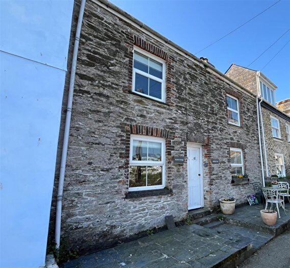 2 Bedroom Terraced House To Rent In West Street, Polruan, PL23
