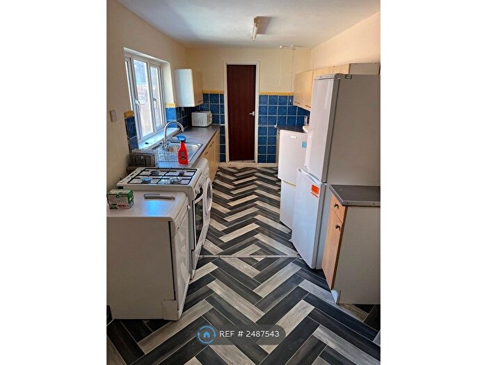 5 Bedroom Semi Detached House To Rent In Helmsley Road, Newcastle Upon Tyne, NE2