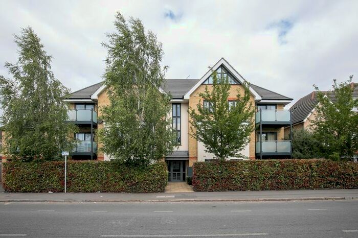 2 Bedroom Flat To Rent In Frays Avenue, West Drayton, UB7