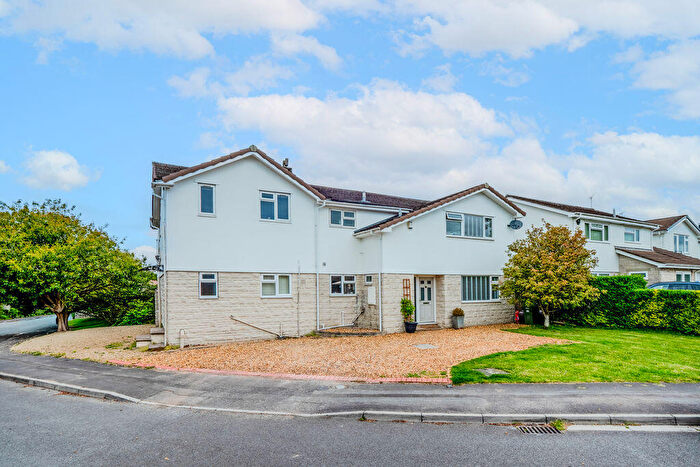 4 Bedroom Semi-Detached House For Sale In Woodland Way, Failand, BS8