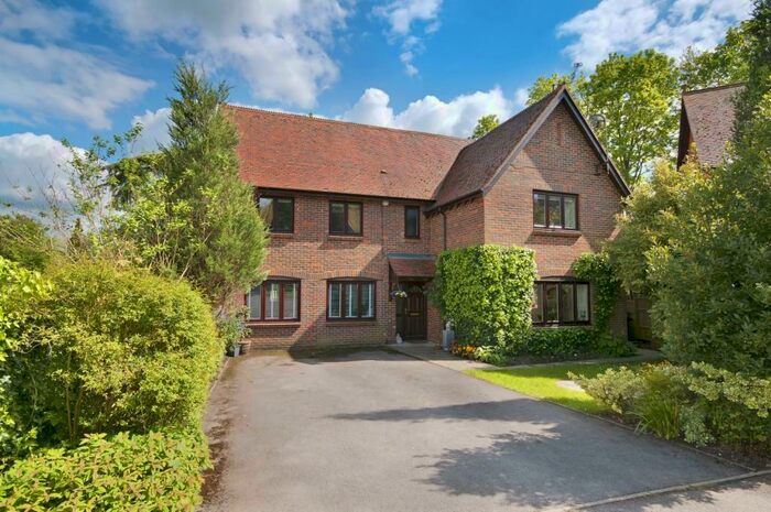 5 Bedroom Detached House To Rent In Meredun Close, Hursley, Winchester, SO21